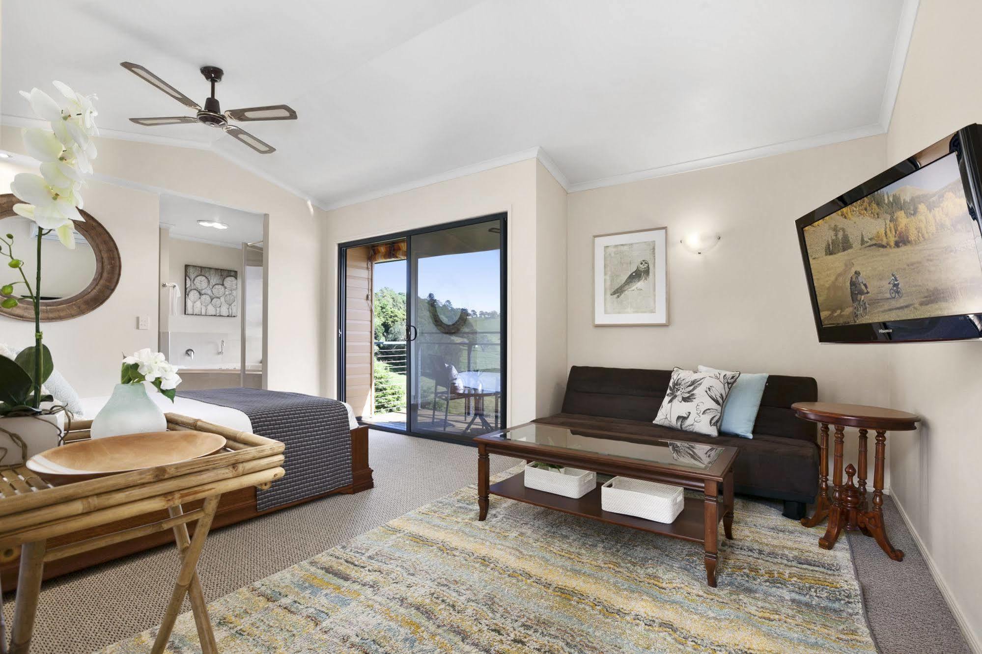 Of The Hill Bed & Breakfast 4*