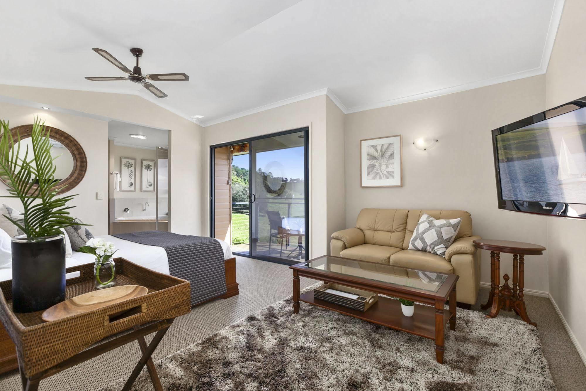 Of The Hill Bed & Breakfast 4*